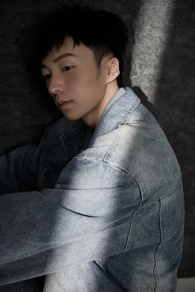 Close denim portrait of Z·GY